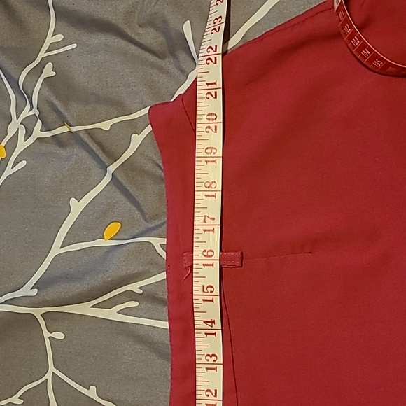 🌟3 for $30 🌟 Pink Capris with button detailing -  Sz 22 - Picture 7 of 8